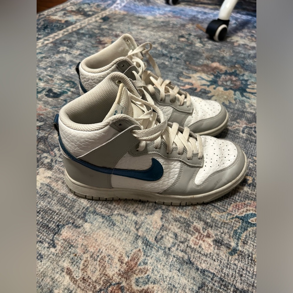 Nike dunks high top
